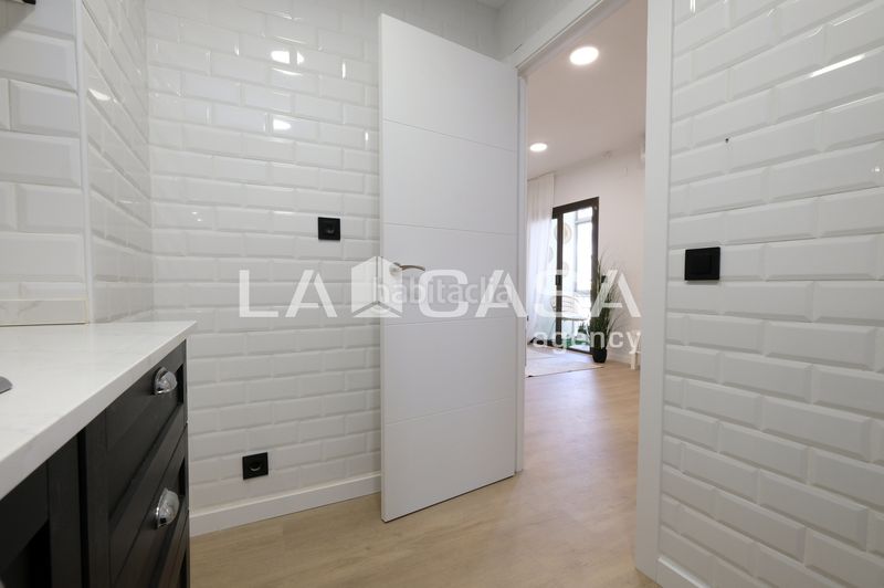 Foto 4a6d6bf2-b56d-43e0-903d-aa24e68b9ba3. Pis a Vilapicina - Torre Llobeta Barcelona