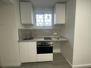 Ático en Sant Josep. Ático reformado en lhospitalet con inquilino 700 mes, ideal para