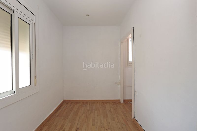 Foto 47817634-4737-4a48-9fa6-ad82305e49ff. Pis amb calefacció a Sants Barcelona