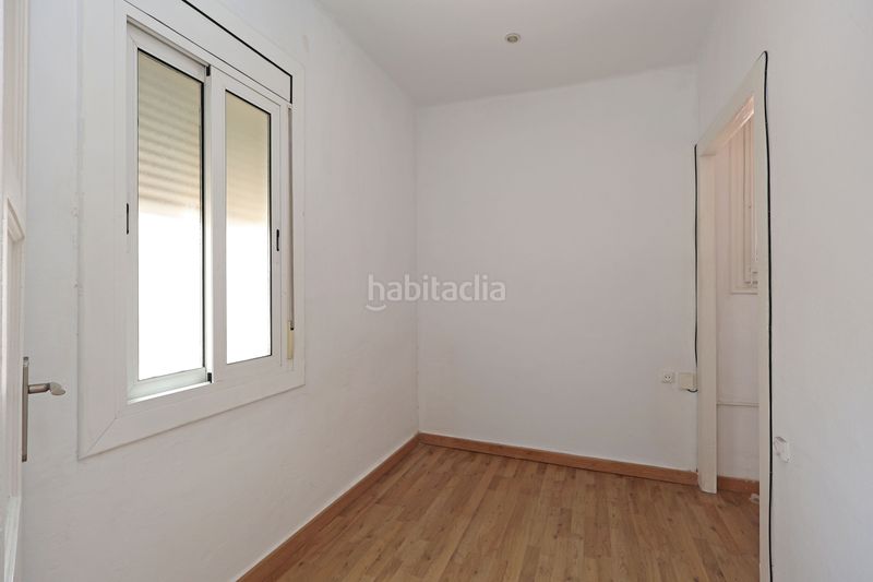 Foto d09f19e5-6bef-405d-8554-259cfe4b3f4e. Pis amb calefacció a Sants Barcelona