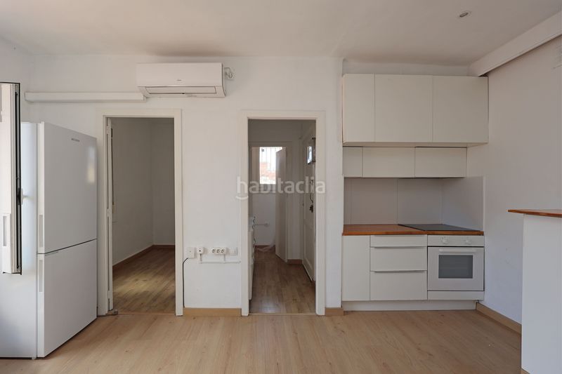 Foto edcbe083-1b73-4cf2-8d4c-34bec62b64e1. Pis amb calefacció a Sants Barcelona