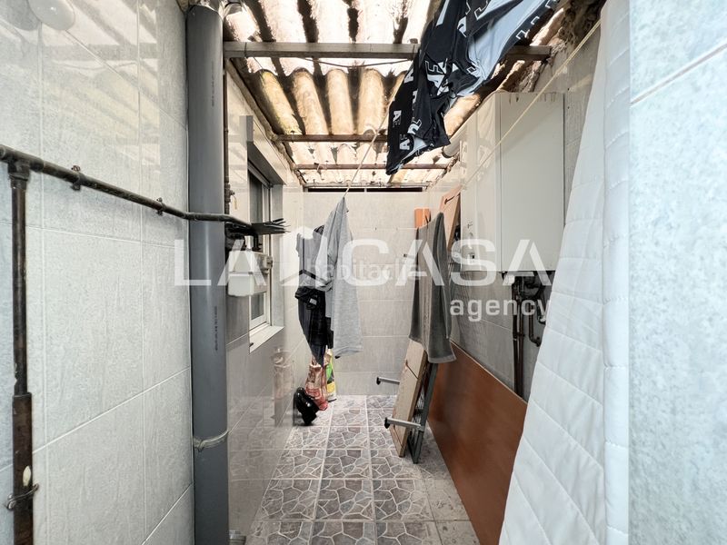 Foto 01535ecc-7801-4ead-ba9a-f35e464decab. Planta baixa amb calefacció a Llefià Badalona