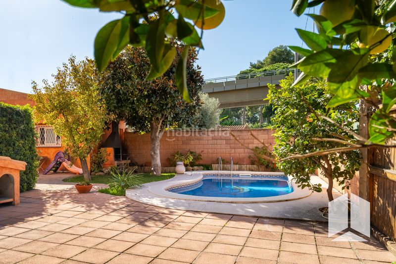 Foto 3d0e69bd-b029-4e58-9b63-467ff8082101. Xalet amb calefacció aparcament piscina a Les Botigues Castelldefels