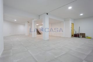 Local Comercial a Collblanc. Local en venta en calle de vallparda