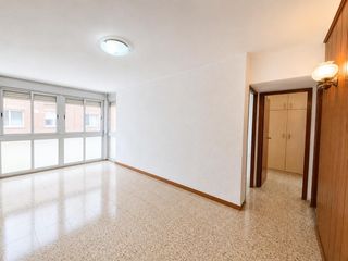 Piso en Can Serra. Oportunidad piso muy bien conservado en lhospitalet de llobregat