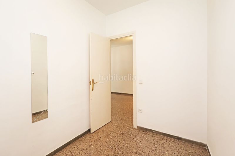 Foto 1c43e38f-a219-49ec-8a4a-534e3ac2bd23. Pis amb aparcament a Sants Barcelona