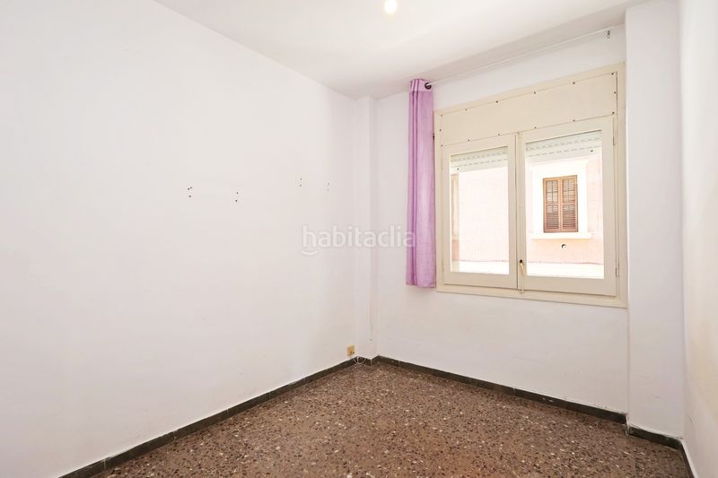 Foto e904ee74-7ffc-42c6-8cd0-00c19f779f7e. Pis amb aparcament a Sants Barcelona