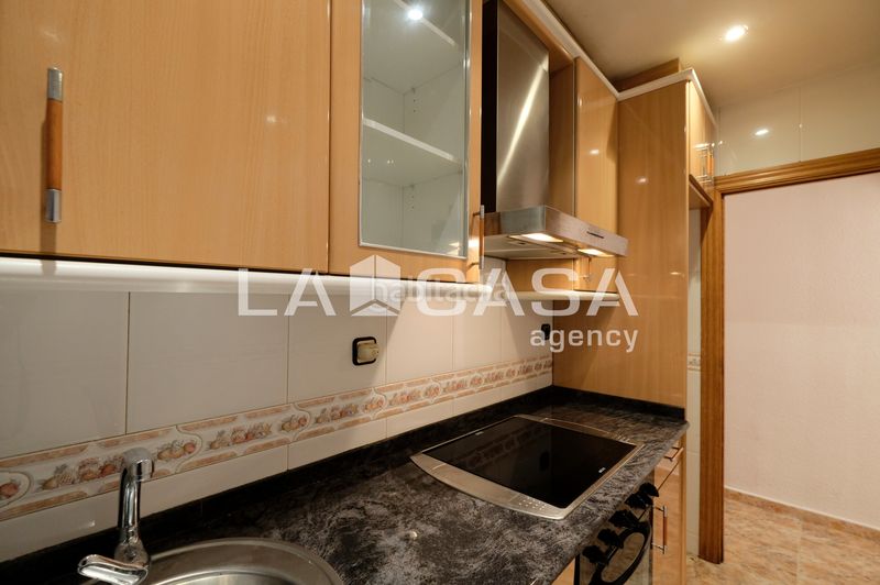 Foto 519b436a-f28a-48cb-a032-fa4f1a7432d1. Pis a Carmel Barcelona
