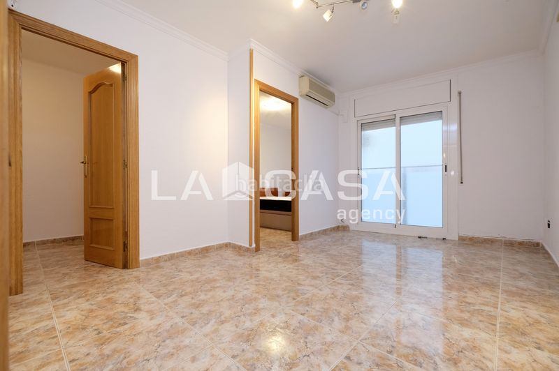 Foto a9d97404-7cf7-40a6-9e57-1406a3185bf0. Pis a Carmel Barcelona
