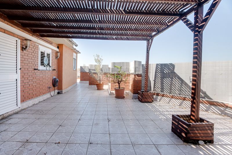 Foto 15fc4685-daa6-494f-9330-d2ba133945da. Dachwohnung in La Florida Hospitalet de Llobregat (L´)