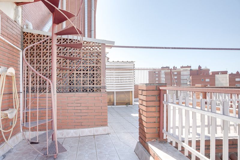 Foto 72c7ac75-adfd-41c7-8a74-68b52993ef47. Dachwohnung in La Florida Hospitalet de Llobregat (L´)
