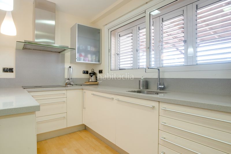 Foto b33658b3-325d-4909-b40c-3d86c7a0574f. Dachwohnung in La Florida Hospitalet de Llobregat (L´)