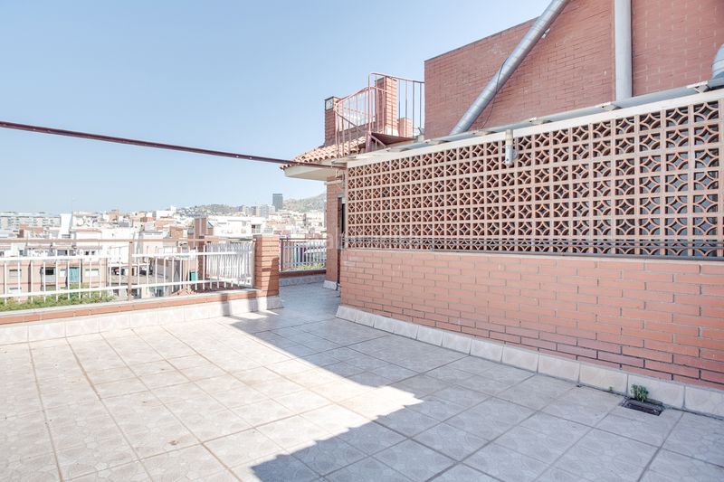 Foto dec46dc6-36b1-492b-a66b-9857591f42ac. Dachwohnung in La Florida Hospitalet de Llobregat (L´)