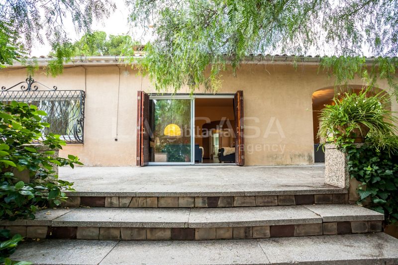 Foto d74229df-9eb2-478d-8a58-763661c26fe9. Casa amb aparcament a Montmar Castelldefels