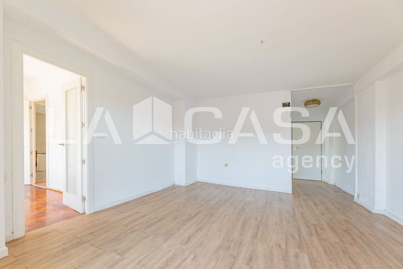Foto a58104e4-0417-4b64-a52c-aa08e3d9d806. Pis a L´Amistat Valencia