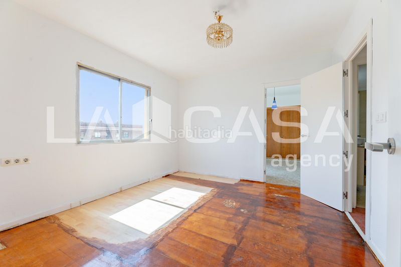 Foto d6ad8d8e-563c-4c4f-baf3-4b2501c0f6a4. Pis a L´Amistat Valencia