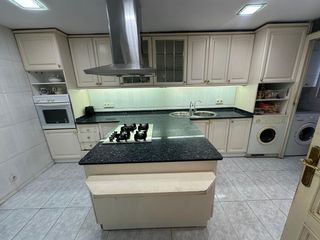Etagenwohnung in Sant Ramon - Maternitat. Piso en venta en carrer del cardenal reig