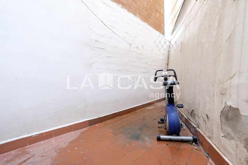 Foto f8178ad7-4f72-4925-a365-094e7ce1c71b. Planta baixa a Horta Barcelona