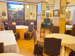 Casa en Llano de Brujas. Restaurante a la venta, con casa y apartamento