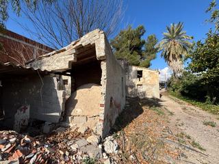Masia a Casillas. Casa antiga con parcela en casillas
