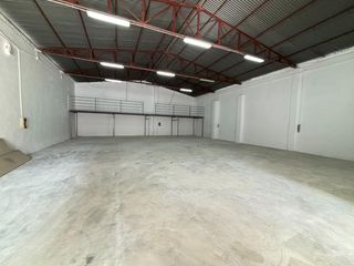 Location Bâtiment à usage industriel à Calle transformador 2. Alquiler de nave para almacen