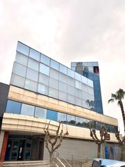 Rent Office space in La Paz. Oficinas en edificio exclusivo de uso profesional junto al centr