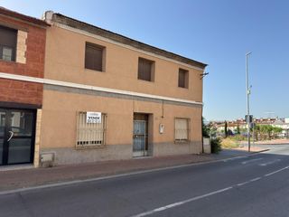 Casa a Guadalupe. Se vende casa ubicada en el centro de la pedanía de guadalupe