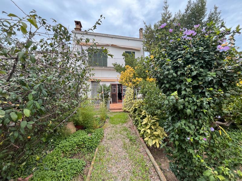 Foto 757d3a14-1835-47fb-9ae3-b7d66fb82b3e. Casa adossada amb xemeneia aparcament a Cassà de la Selva