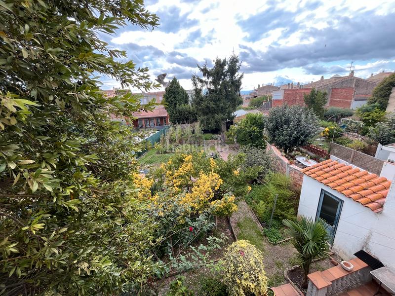 Foto fe6c6dda-a67b-4fb8-b4be-0f6c16998d2e. Casa adossada amb xemeneia aparcament a Cassà de la Selva