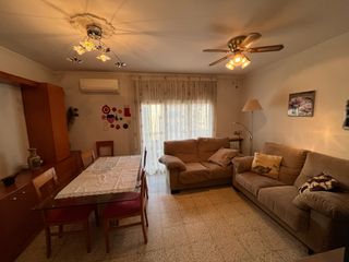 Appartamento  Carrer poeta machado. Pis moblat de 3  habitacions per entrar a viure-hi