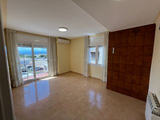 Flat  Carrer de xavier carbó. Pis lluminós de 3 habitacions a cassà de la selva