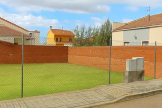 Terreno residenziale  Calle de la rosaleda. Terreno urbanizable con todos los servicios en fuentidueña de ta