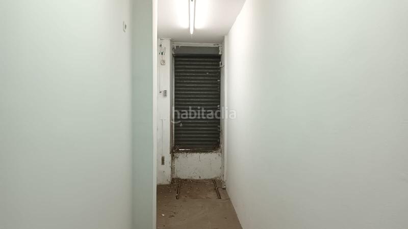 Foto 9a90c7a9-bad6-41a8-ab5d-76f3f1b07d2b. Alquiler local comercial local con escaparate y acceso a pie de calle en Getafe