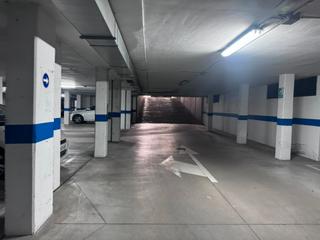 Aparcament cotxe  Paseo de maría lejárraga. Se vende plaza de garaje en urbanización privada en getafe