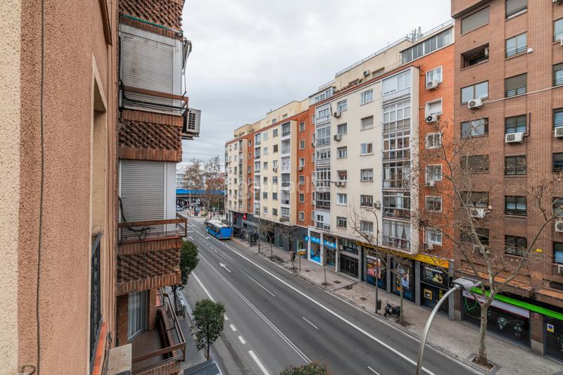 Foto 1503d65b-2427-40ab-ad87-ac92980d459a. Piso  en venta en plena av. ciudad de barcelona, en Madrid