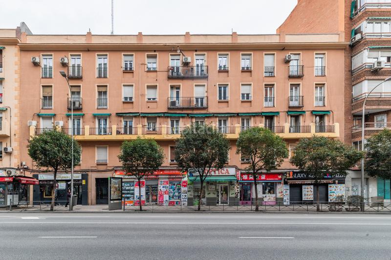Foto 66f62297-a34b-49e4-8b18-42de63474095. Piso  en venta en plena av. ciudad de barcelona, en Madrid