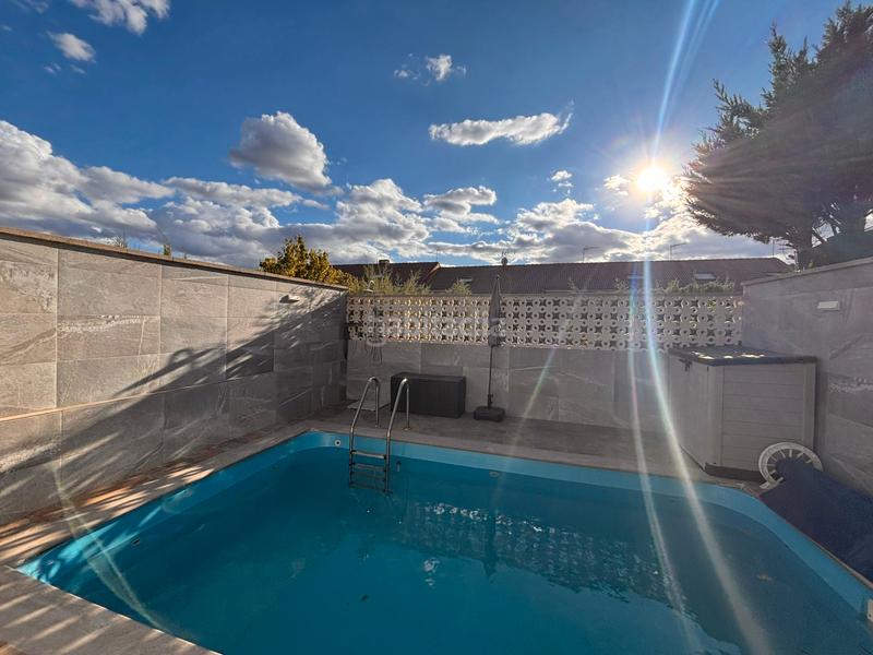 Foto 301a36ec-25fb-483c-b0d0-932e2ecdee2e. Chalet mit heizung pool in Casco Histórico Rivas - Vaciamadrid