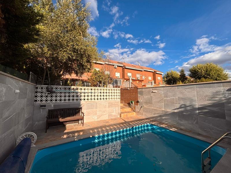 Foto 9c3b1cd0-823f-44c2-b598-b1e1c589df8a. Chalet mit heizung pool in Casco Histórico Rivas - Vaciamadrid