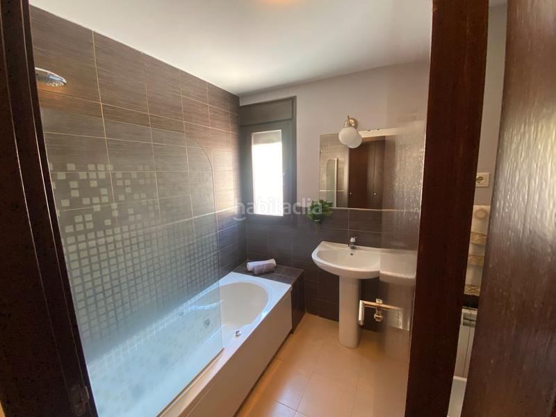 Foto 14b5a3f2-aa7c-4208-abd6-e1c854cefebe. Reihenhaus mit heizung parking in Carabaña