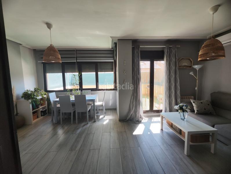 Foto 31e5fafd-1356-4acb-a389-c49612a8fa57. Reihenhaus mit heizung parking in Carabaña