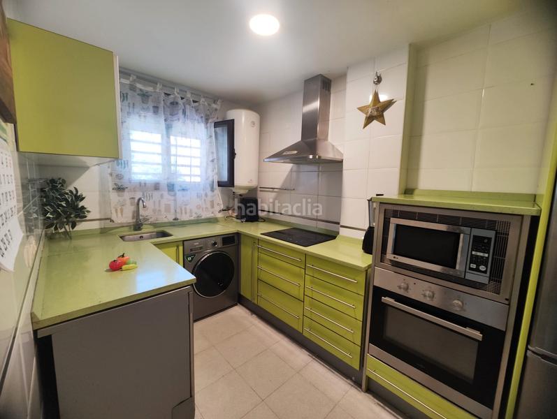 Foto 72a028a0-eb74-4b5b-b876-3210890e64e4. Reihenhaus mit heizung parking in Carabaña