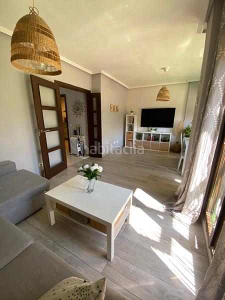 Foto 78f13563-49a6-4d28-b229-931439b3817d. Reihenhaus mit heizung parking in Carabaña