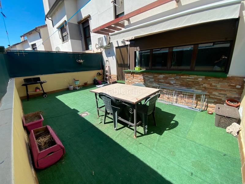 Foto 8aaa1278-7d6e-4a00-8424-7df3495e2ee2. Reihenhaus mit heizung parking in Carabaña