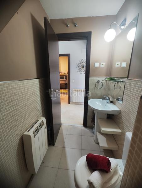 Foto ce57303a-ce17-45d7-bc54-1f65c0e18b1c. Reihenhaus mit heizung parking in Carabaña