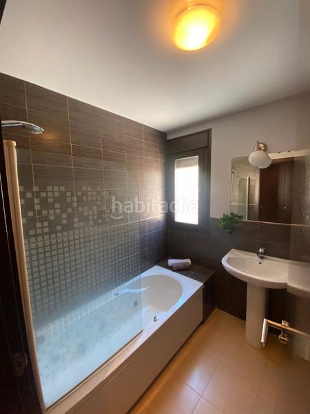 Foto d85e3188-0c71-4df4-9528-c98dcf06db03. Reihenhaus mit heizung parking in Carabaña