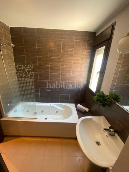 Foto dad8f614-efa9-49f6-9f27-3b91c9bf2bf2. Reihenhaus mit heizung parking in Carabaña