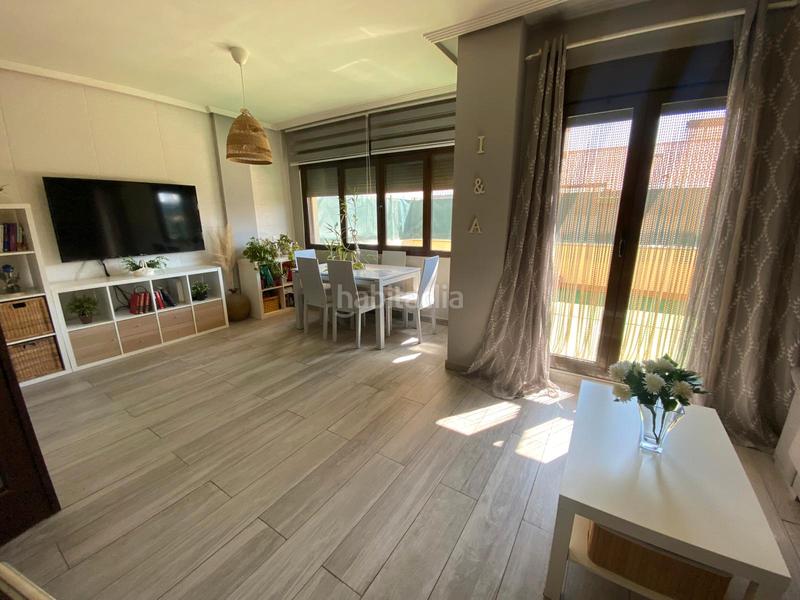 Foto db9de1f1-c2d4-4c67-9a07-f2f768569632. Reihenhaus mit heizung parking in Carabaña