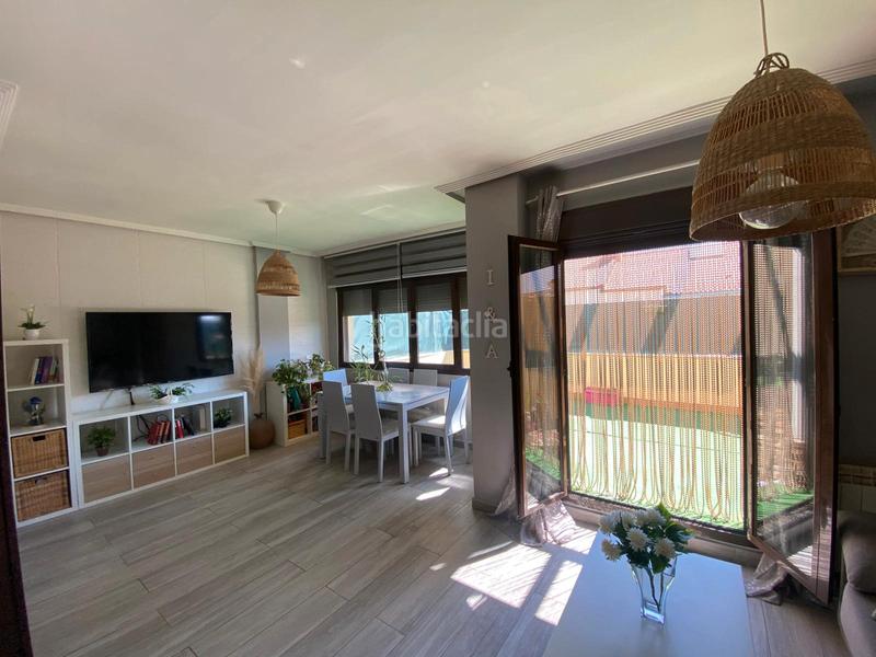 Foto fd924d10-896d-4ee6-b4c9-e6efb06d531f. Reihenhaus mit heizung parking in Carabaña