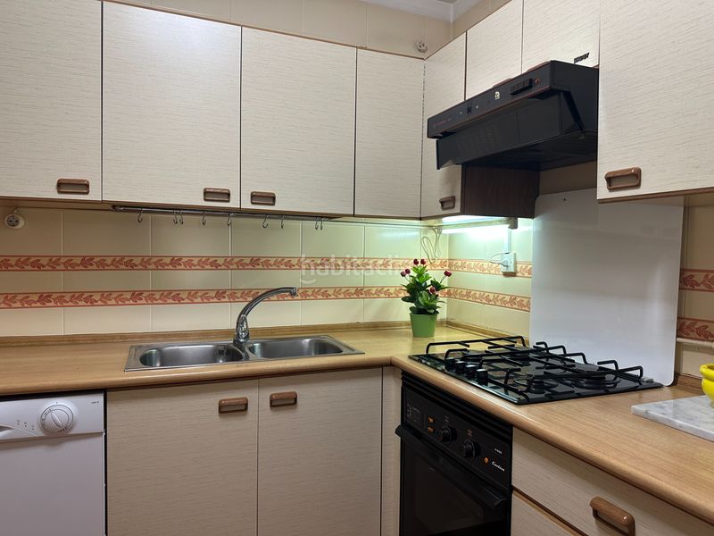 Foto 50984903-d1e5-4abb-ad8a-22e02b5eec3a. Piso descubre esta espléndida vivienda en el corazón urbano de covibar. en Rivas - Vaciamadrid