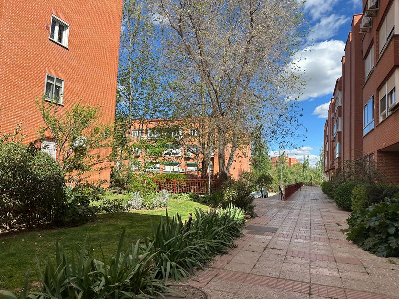 Foto f7346413-2e88-456d-ad16-d9ae21582bb4. Piso descubre esta espléndida vivienda en el corazón urbano de covibar. en Rivas - Vaciamadrid